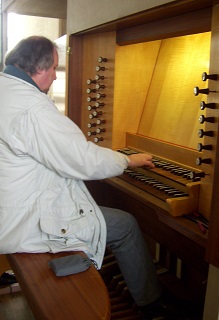 Foto vom Orgelspiel in St. Thomas in Augsburg