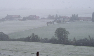 Foto vom verschneiten Hellengerst