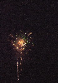 Foto vom ersten der sieben Feuerwerke bei Rhein in Flammen