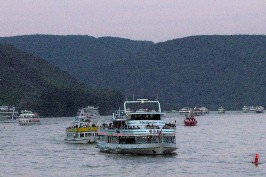 Foto der vielen Schiffe auf dem Rhein